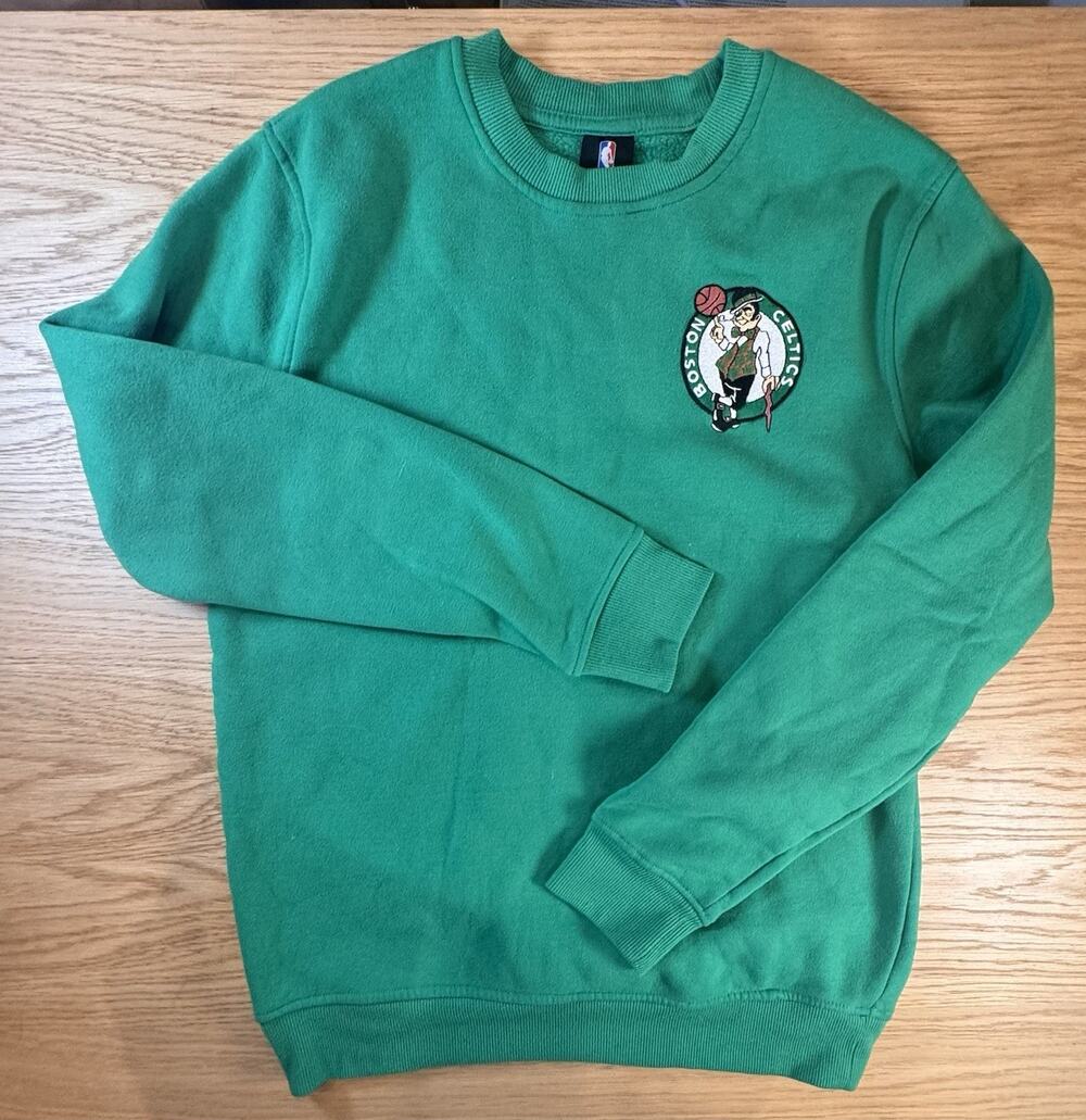 Boston Celtics NBA Small Green Crewneck Sweatshirt Spellout Lucky Leprechaun